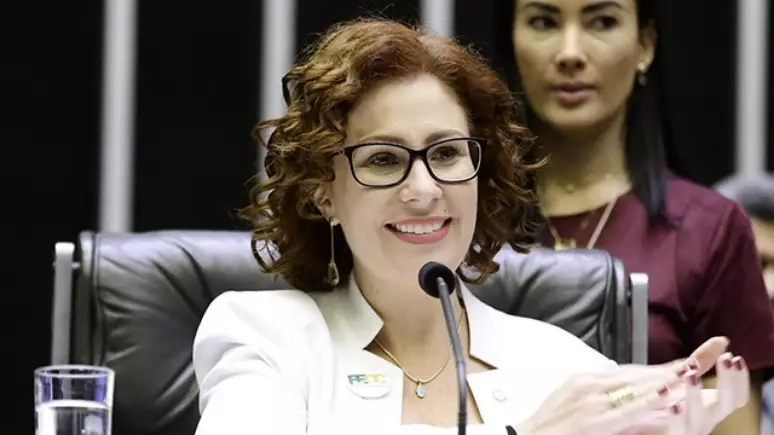 Moraes manda investigar Zambelli por tentativa de vincular Lula a general venezuelano - Foto: Reprodução/Câmara dos Deputados