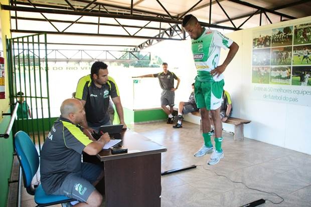 Elenco do Luverdense passa por testes de fisiologia