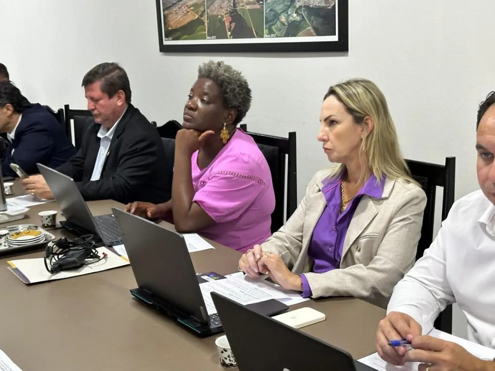 Legenda: As vereadores Débora Carneiro (PRD) e Nadir Santana (União Brasil) representam a mulher luverdense na política Autor da Foto: Rodrigo Mateus | Ascom Câmara