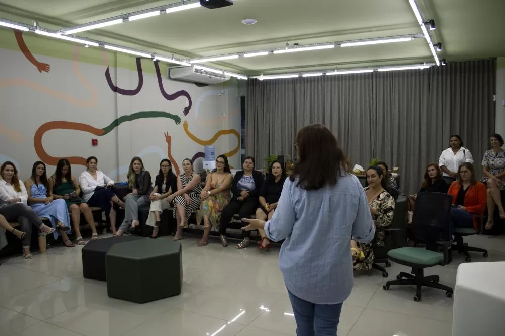 Primeira edição do 'Entrelaços' em 2026 debate inovação e fortalece networking feminino no dia 21