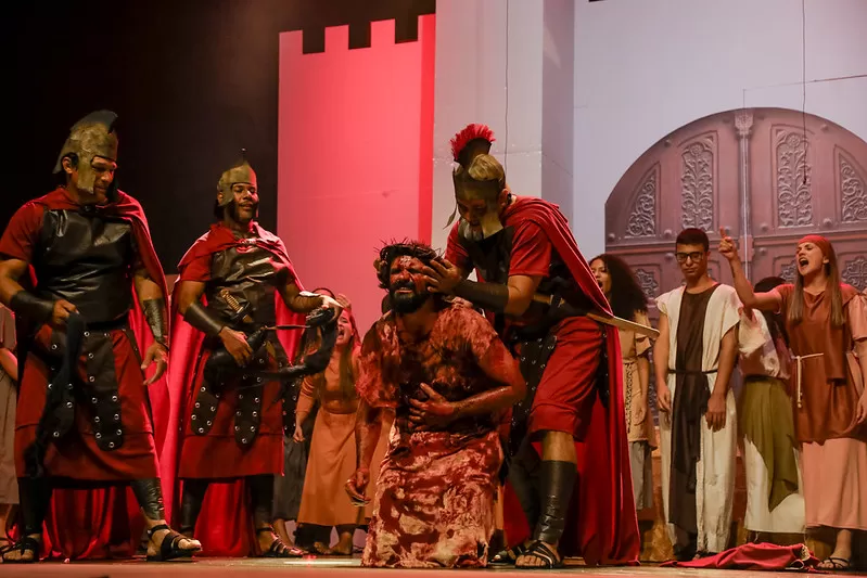 A história que mudou a humanidade contada em Lucas do Rio Verde: Não perca o Auto de Páscoa da IBN Betel