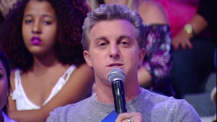 Luciano Huck denuncia golpe em post na web: 'Gente querendo enganar'