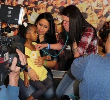 Mãe volta a ouvir coração de filho morto há anos e fica emocionada