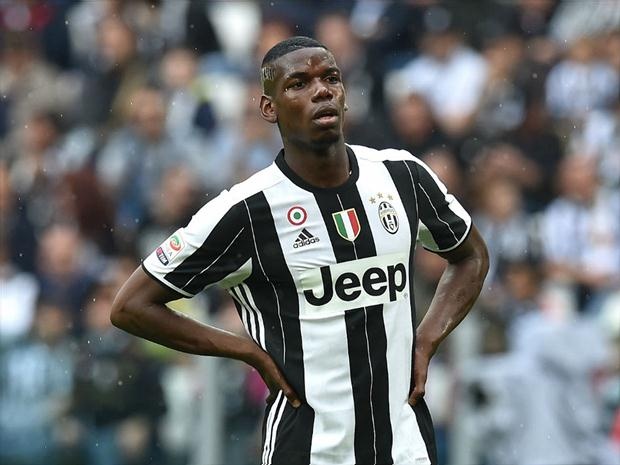 Pogba vê Manchester United como primeira família e não descarta saída