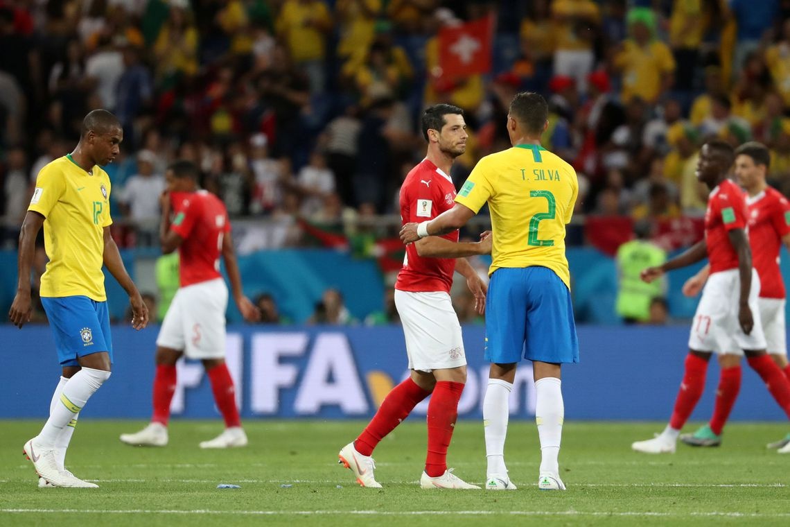 Brasil joga mal e empata em estreia na Copa da Rússia