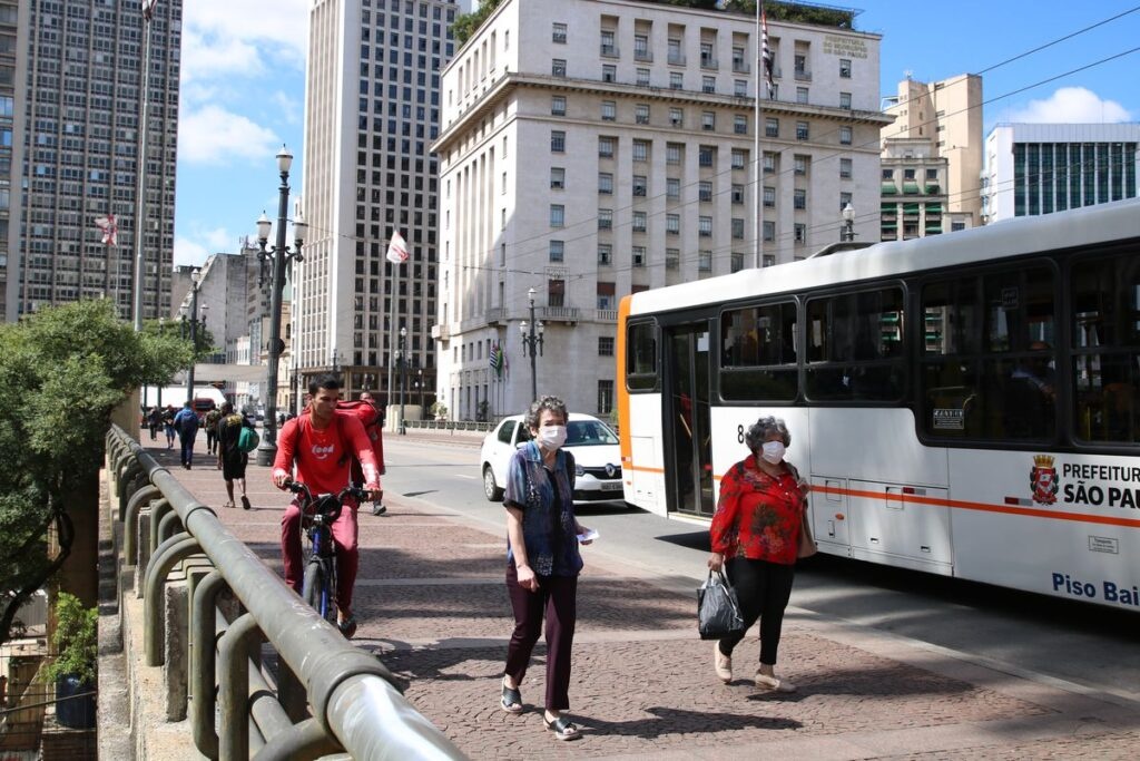SP: Covas adianta cinco feriados municipais para tentar frear covid-19