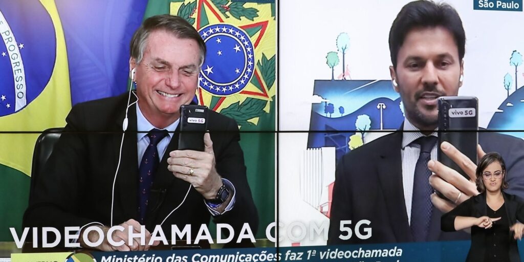 Bolsonaro recebe primeira videochamada com 5G