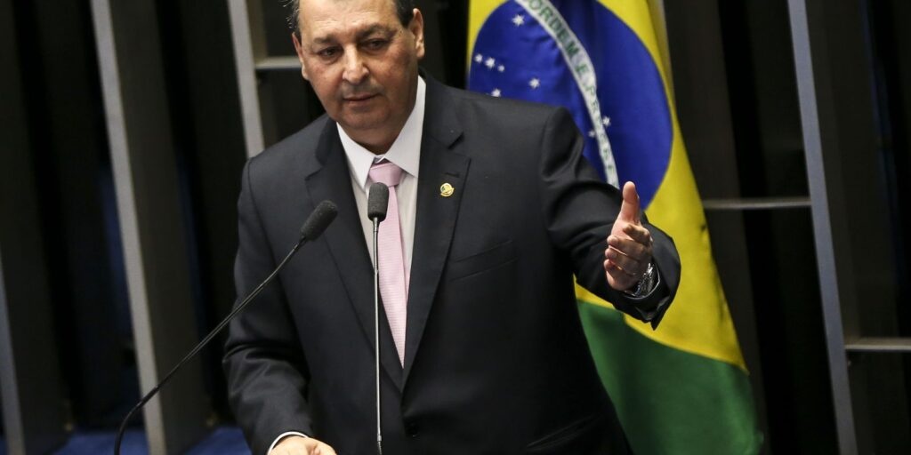 Omar Aziz, Randolfe Rodrigues e Renan podem comandar CPI da Pandemia