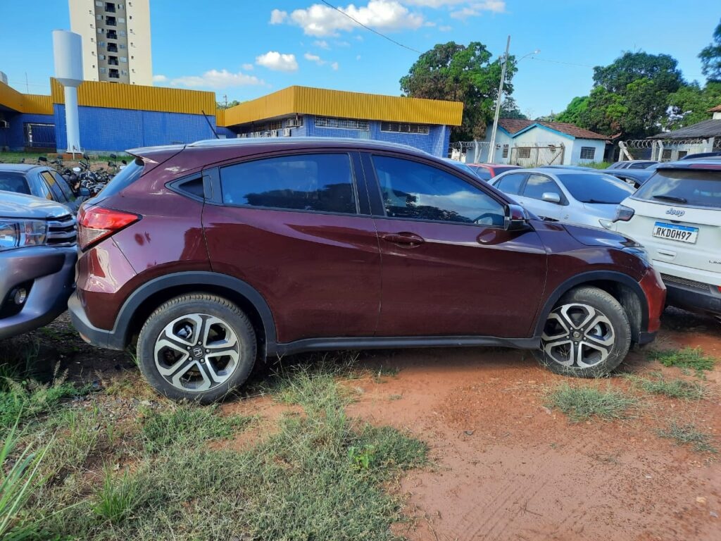 Integrantes de organização criminosa são presos com veículos de origem ilícita que seriam trocados por drogas em Mato Grosso