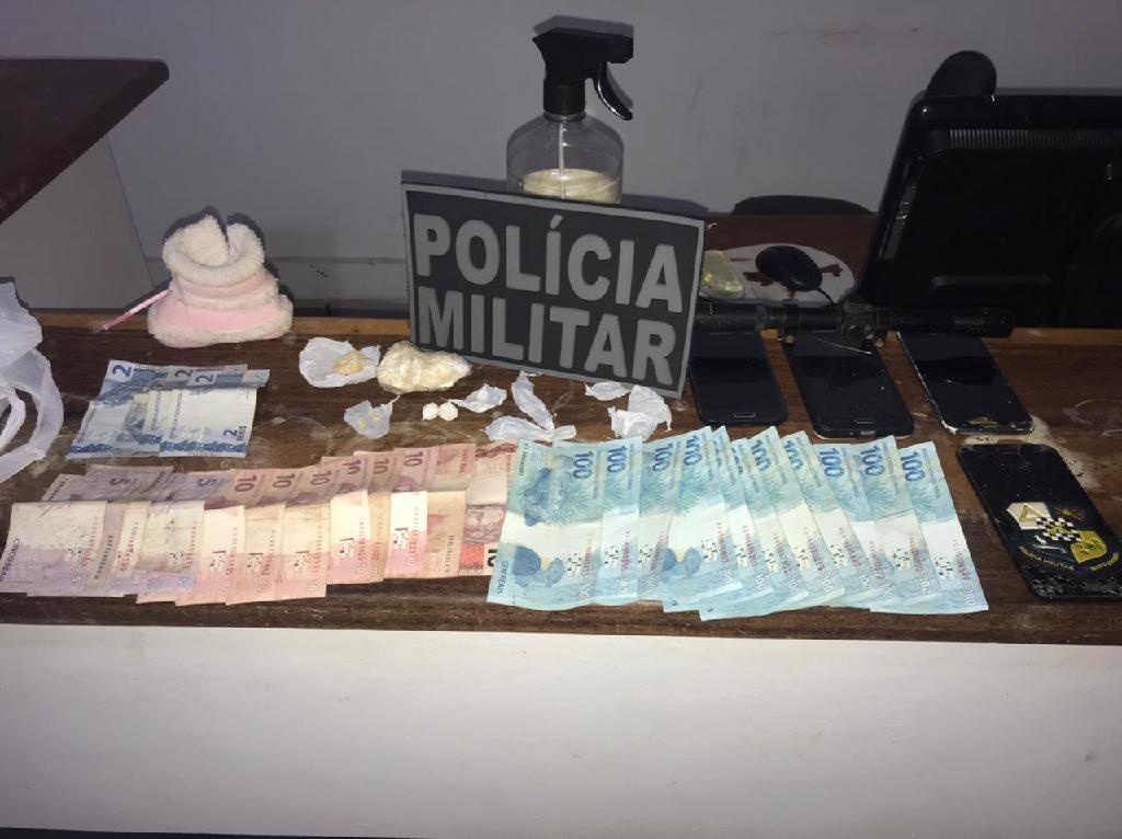 PM prende pai e filho e encontra droga dentro de sapatinho de bebê em Nova Santa Helena