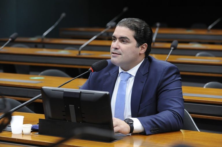 Comissão aprova projeto que prevê atuação de estados na elaboração do Orçamento Federal