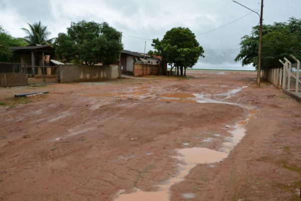 Pavimentação asfáltica da sede do Distrito de Caravágio é solicitada em sessão plenária