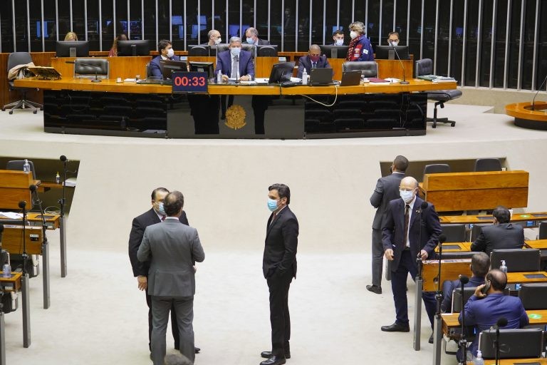 Relator defende possibilidade de Congresso quebrar patente em caso de omissão do governo