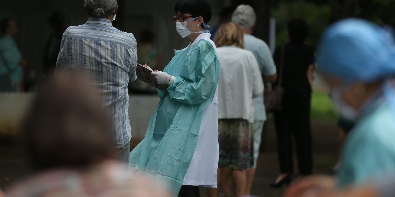 Campanha de vacinação contra gripe imuniza mais 1,6 milhão de pessoas