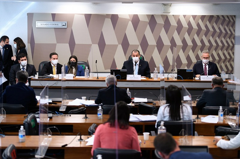 Acareação não é importante para provar prevaricação do presidente, dizem senadores