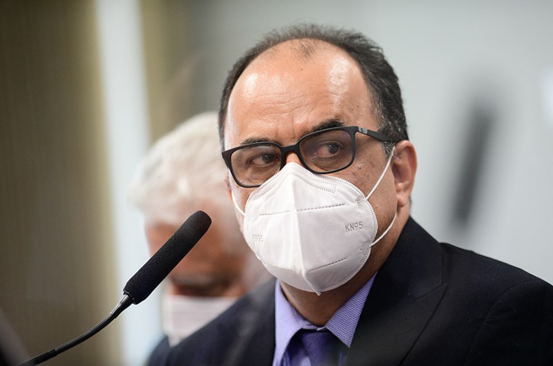 Fácil acesso de Reverendo Amilton ao Ministério da Saúde causa espanto aos senadores