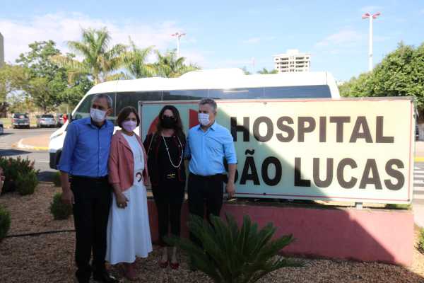 Obras do Residencial Vida Nova II e Hospital São Lucas recebem visita do Governador
