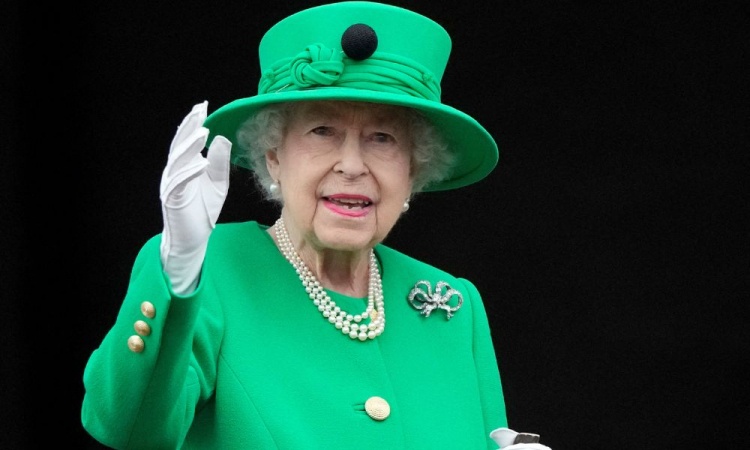 Morre a rainha Elizabeth II, aos 96 anos, na Escócia