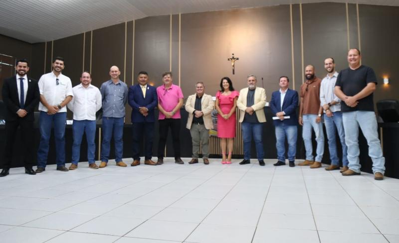 Duplicação da Br 163, Habitação, Hidrovia e Ferrovia são assuntos abordados pelo prefeito Miguel Vaz na câmara de vereadores de Lucas do Rio Verde